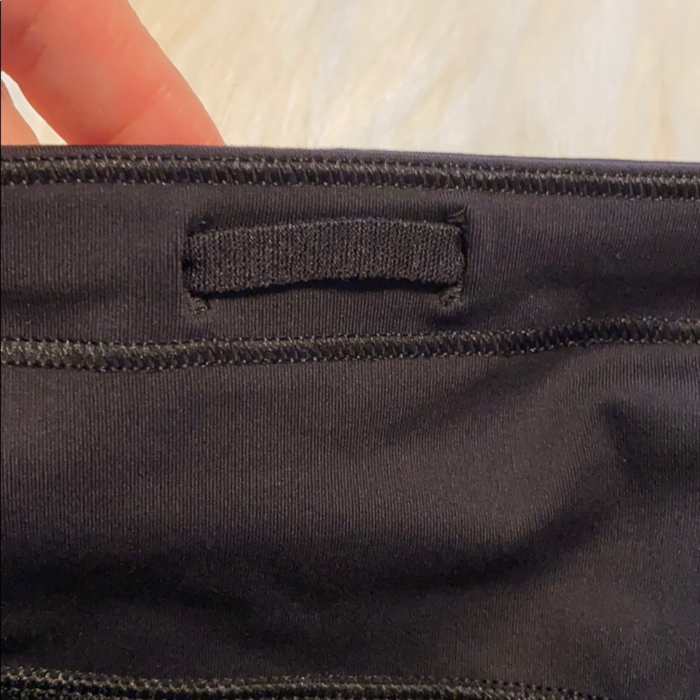NWT Athleta Run With It 3.5" Short Black Small - Picture 13 of 16